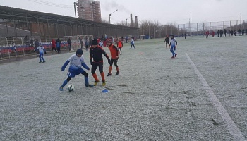 Снег и дождь футболу не помеха! На кону весенний приз!